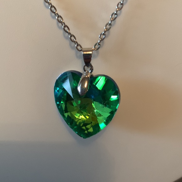 Lot of Three (3) Paparazzi Iridescent Necklaces With Matching Earrings. NWT - Picture 5 of 10